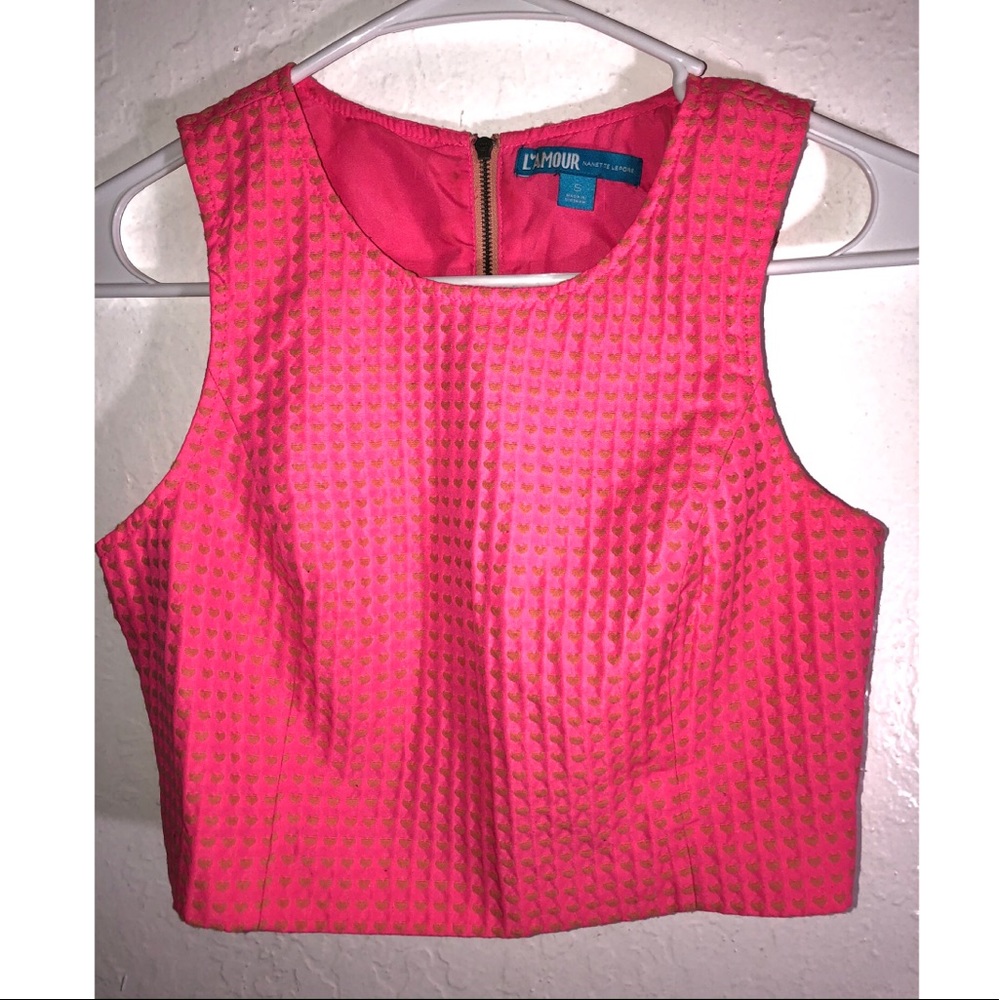 Heart pattern tank crop